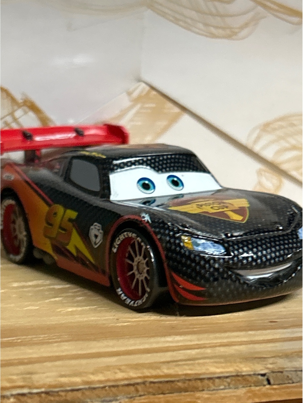 Disney Pixar Cars Lightning McQueen Diecast Toy Car